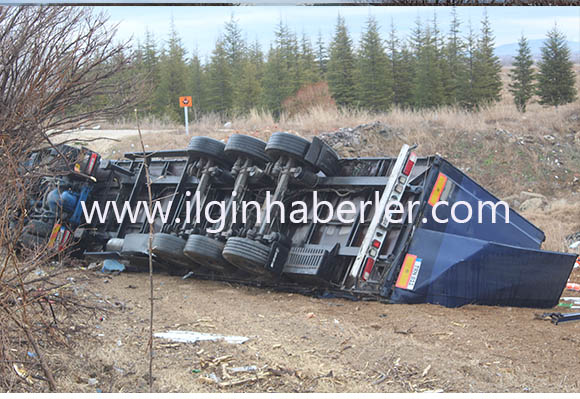 Tır Yoldan Çıktı